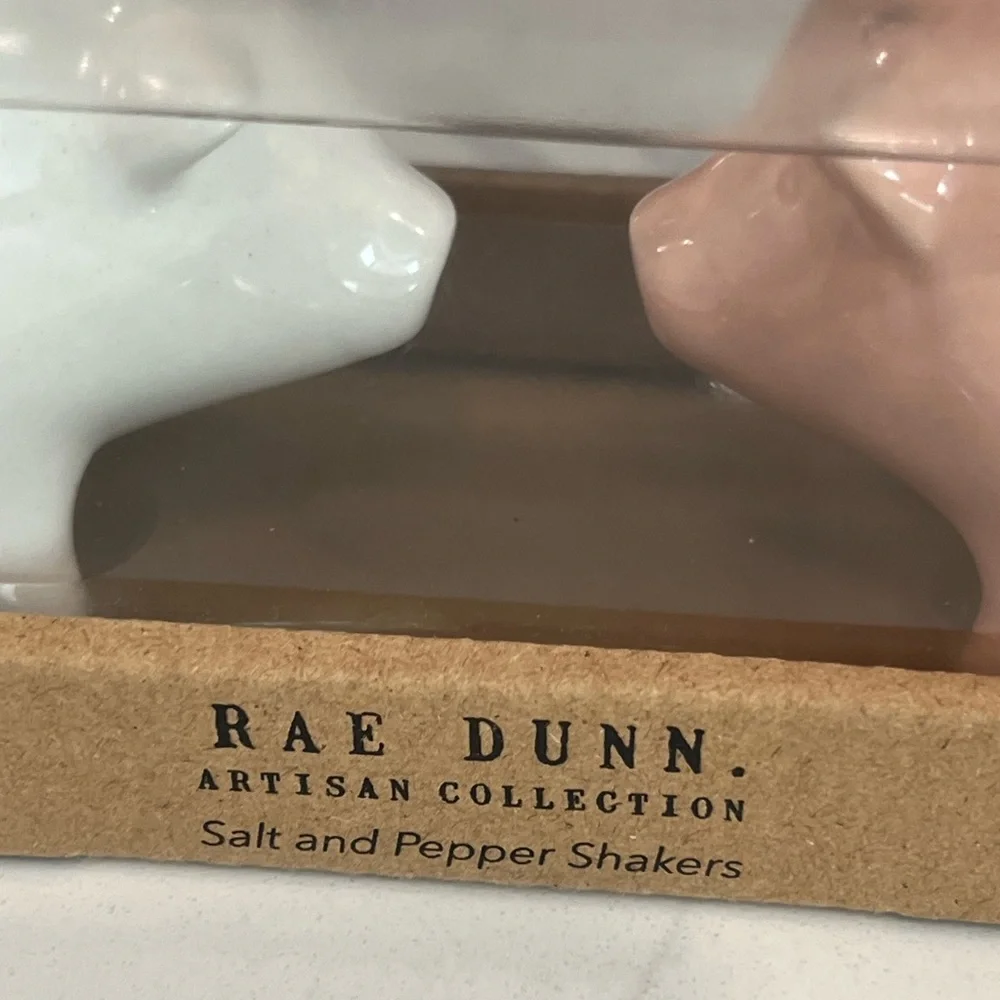 Cute. Rae Dunn. pig. salt and pepper